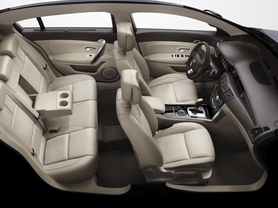  Renault Latitude 2010 года  (фото 4 из 11)